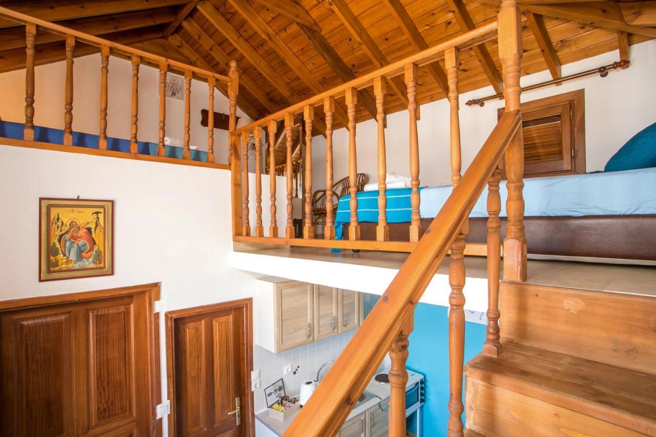 Anna'S House Apartment Chalki Town ภายนอก รูปภาพ