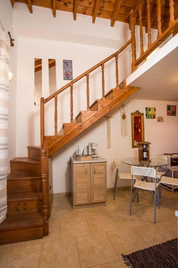 Anna'S House Apartment Chalki Town ภายนอก รูปภาพ