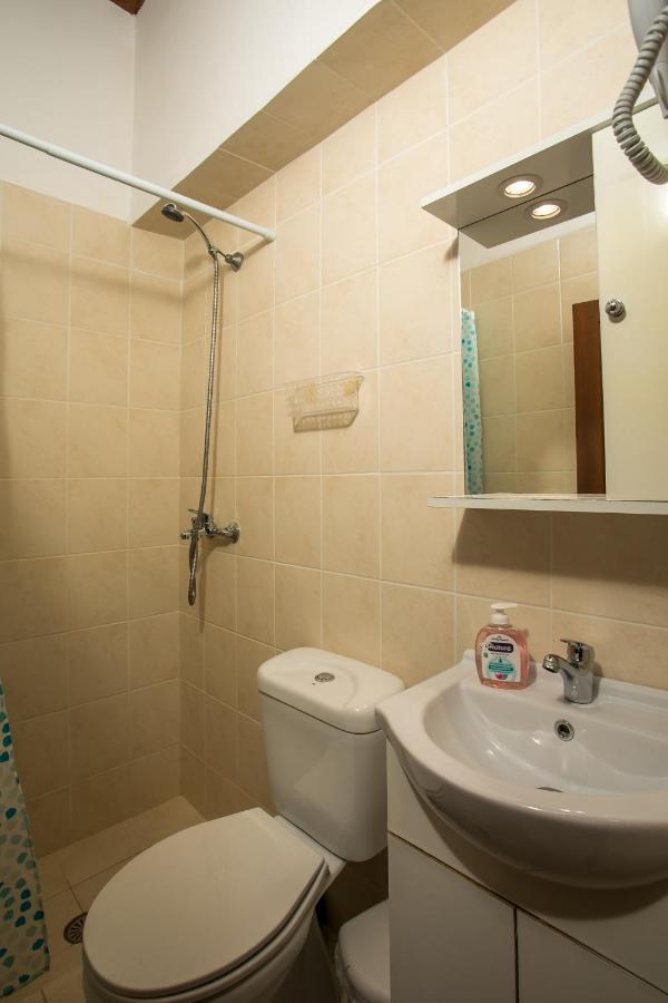 Anna'S House Apartment Chalki Town ภายนอก รูปภาพ